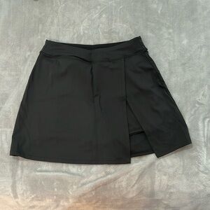 Athletic skirt with shorts lining